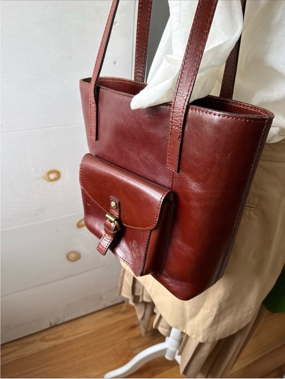 Patricia Nash Deep Chestnut Leather Shoulder Bag